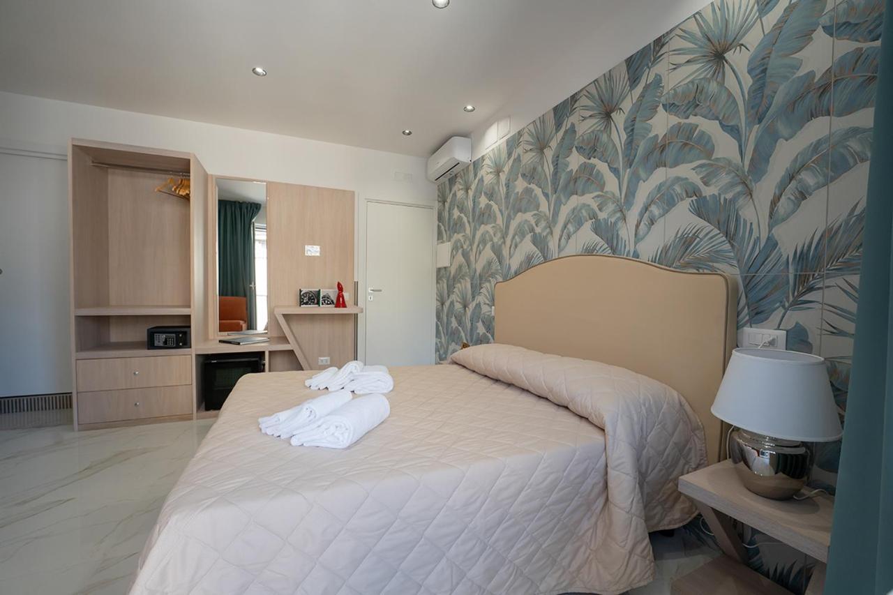 P.C. Boutique H. De Gasperi, Napoli Centro, By Clapa Group Hotel Eksteriør billede